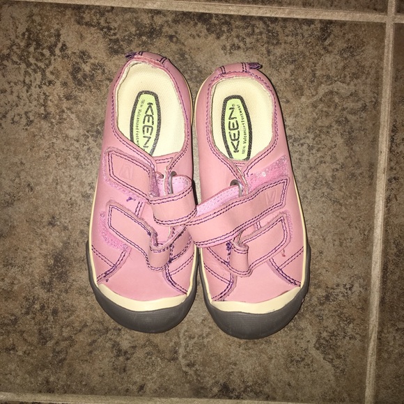 keen velcro shoes